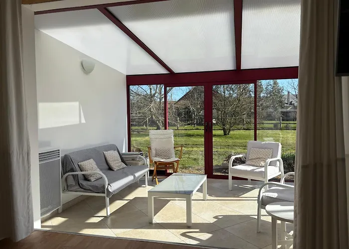 Maison De Campagne Lumineuse Spacieuse Dans Impasse Au Calme A Proximite D\'Un Chateau Deux Verandas Grand Jardin Cabane Pour Velos, Pres Port En Bessin Et Bayeux, Proche Plages Du Debarquement